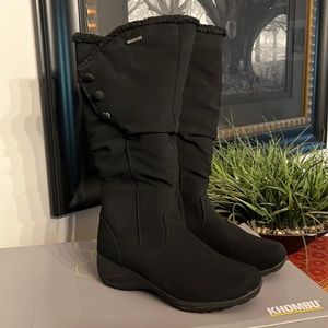 KHOMBU- Rose boot size 8.5 near perfect condition